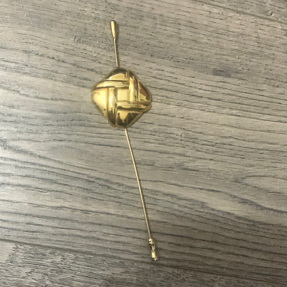 Vintage Linda Dano Signed Stick Pin!